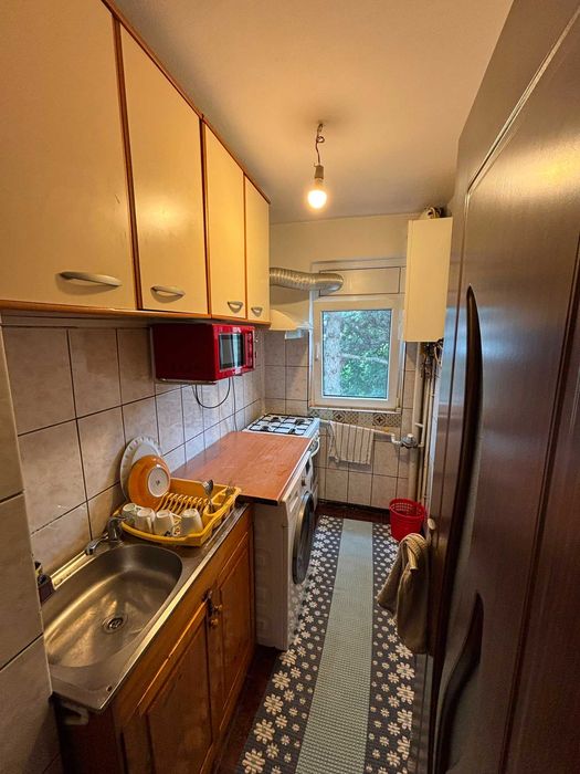 Inchiriez apartament 3 camere