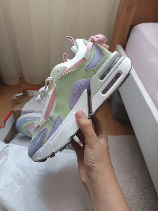 Дамски маратонки- рядък модел W AIR MAX FURYOSA номер 40.5 леко умалени