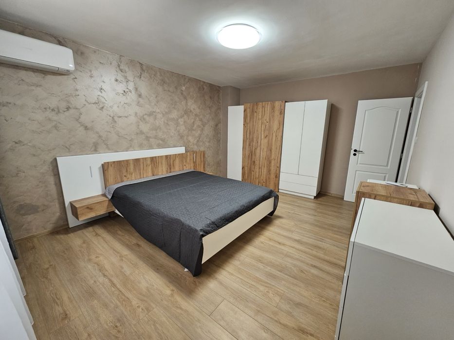 Продава се Тристаен апартамент в Варна, Бриз - 119 кв.м за 2353 €/кв.м - Снимка #11