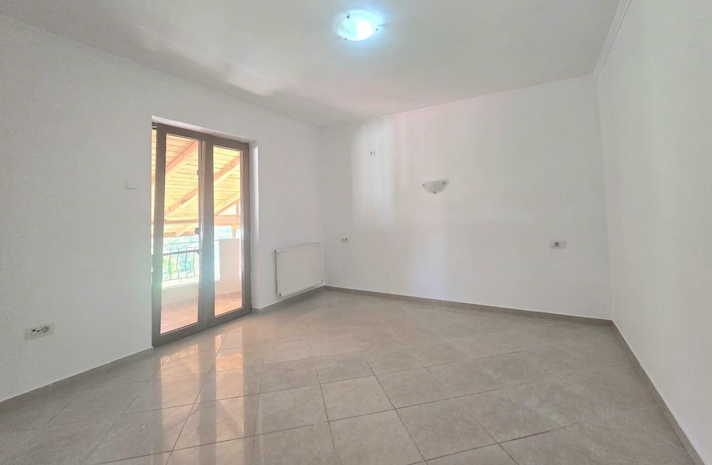 Spațiu comercial de închiriat, etaj 1 zona Cug