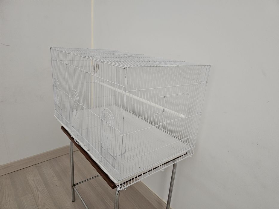 Продам большую клетку для попугай