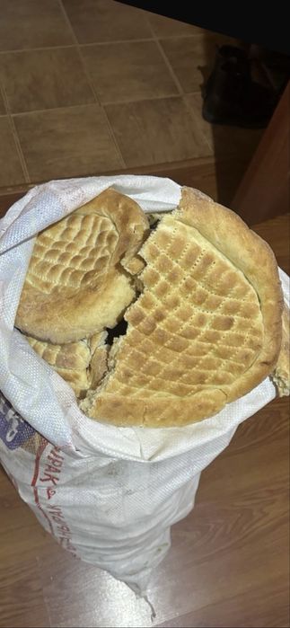 Хлеб для барана и куры