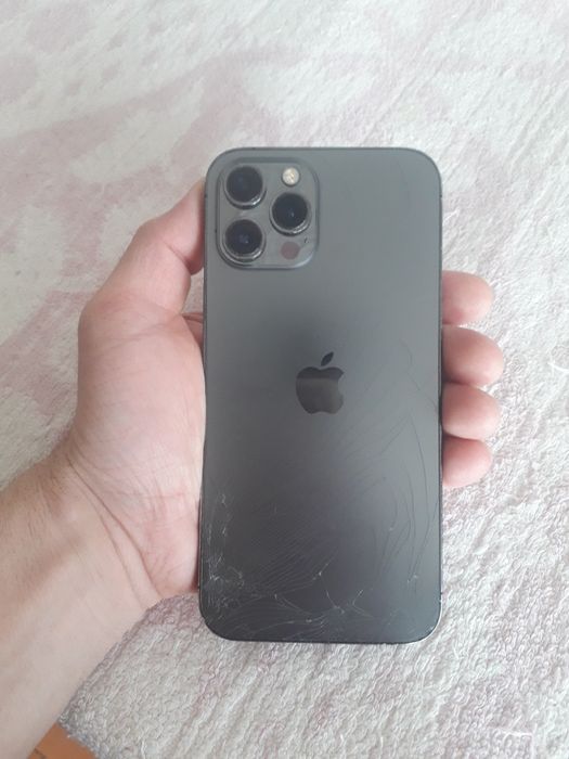 Продаётся  айфон