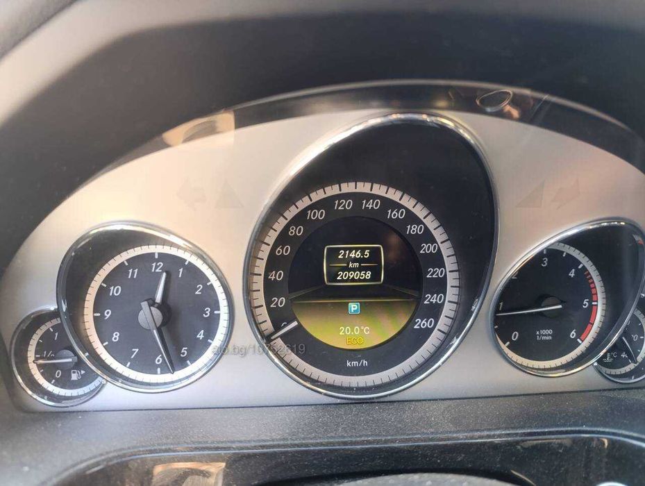 Mercedes-Benz E 220, Ръчна