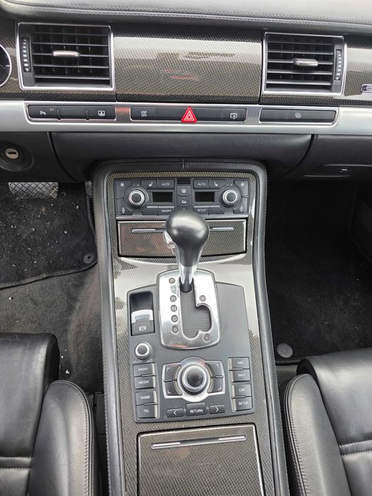 **САМО НА ЧАСТИ***  Audi S8 D3, 5.2 V10, Distronic, Bose, Алкантара