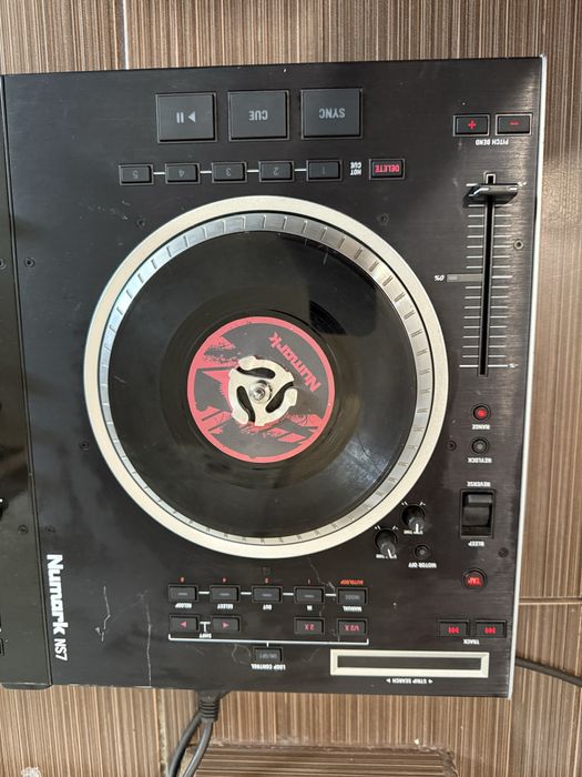 Numark NS7 Пулт Качествен