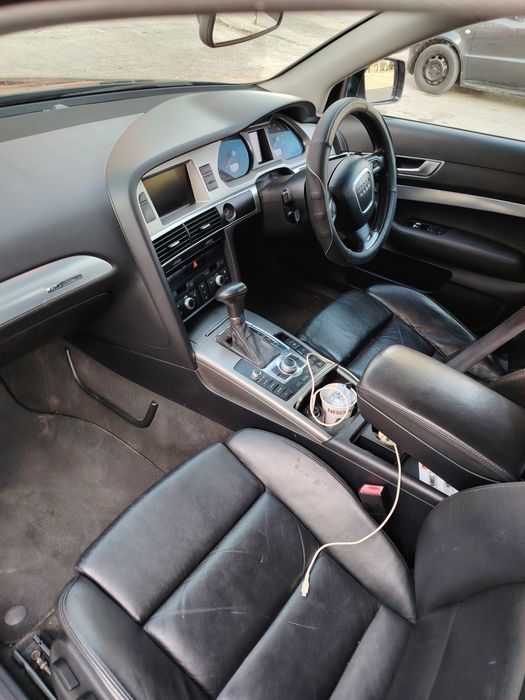 Audi A6 allroad, Десен волан