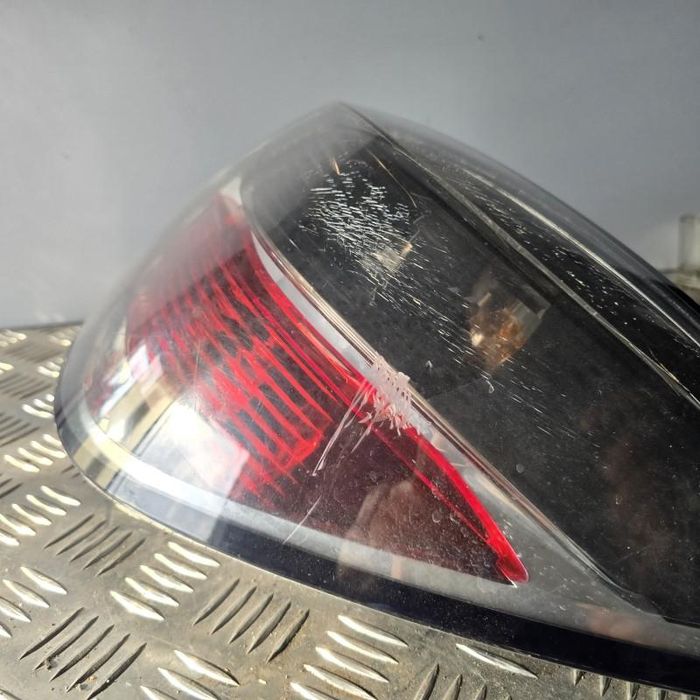 Stop aripa dreapta cu defect Opel Astra H GTC