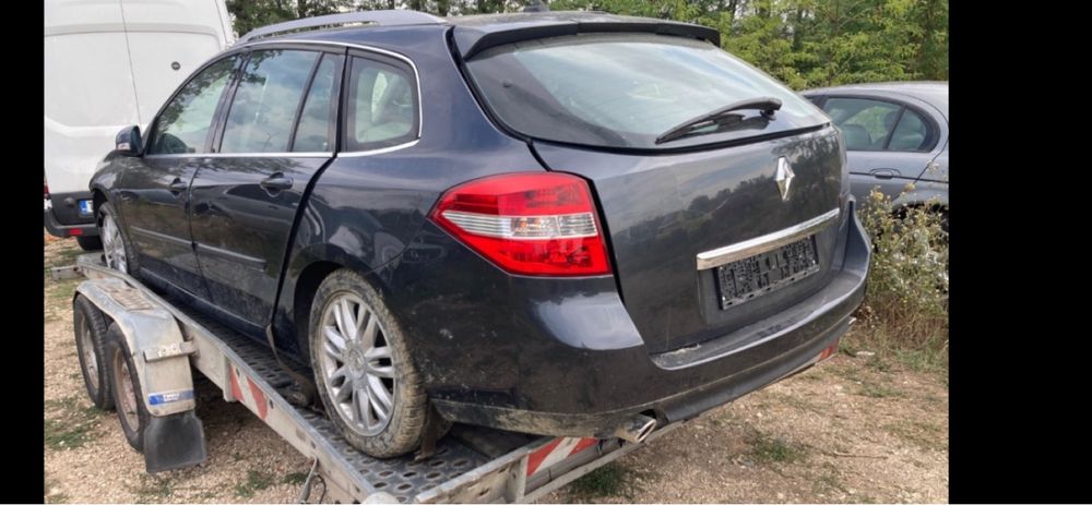 Продава се само на части Renault Laguna III 2.0 dci 2008