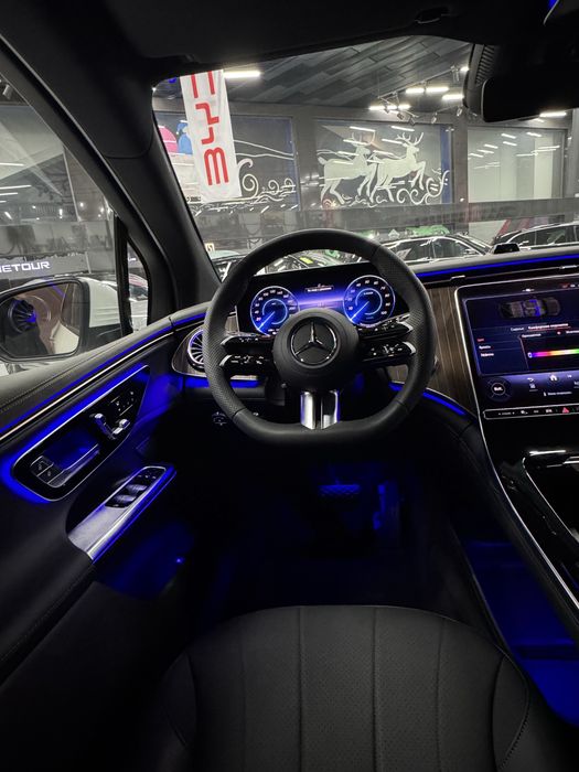Mersedes benz SUV Eqe500 коричневый салон тоже есть