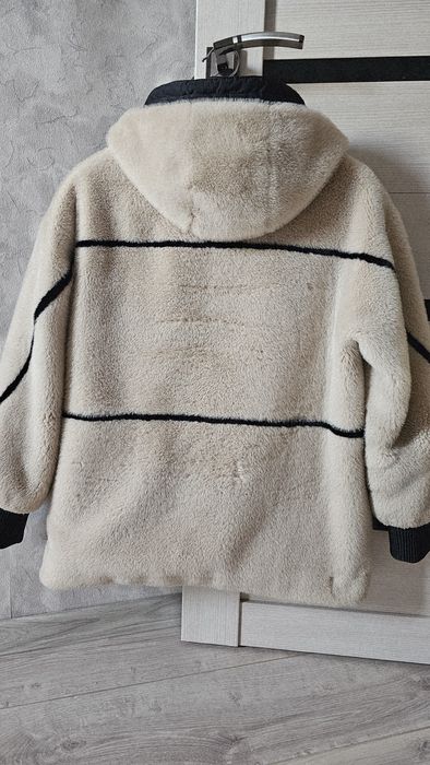 Продам женскую теплую одежду