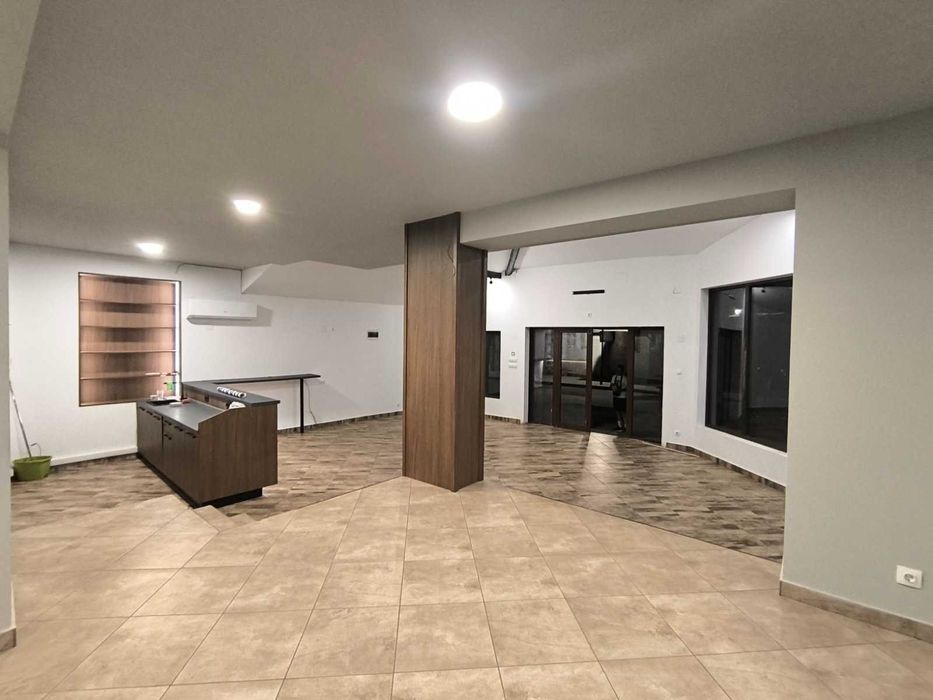 Дава се под наем Магазин в Мездра - 105 кв.м за 612 € - Снимка #2