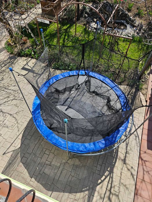 Trambulină pentru copii.