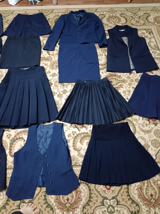 Школьная форма продаётся