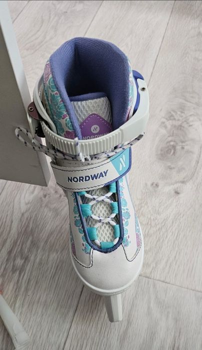 Продам коньки для девочки 26-31