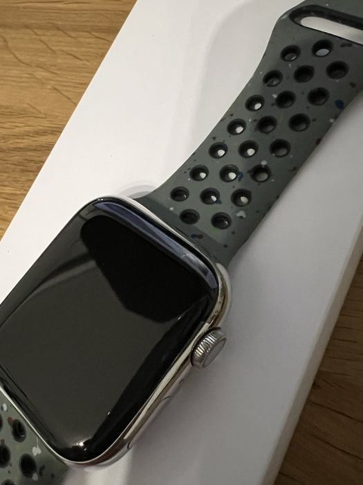 Apple Watch 8 45mm Cellular Silver Stainless Steel