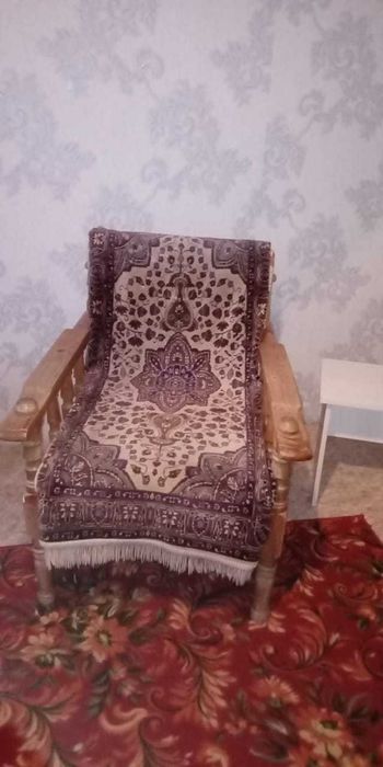 Продам деревянные кресла