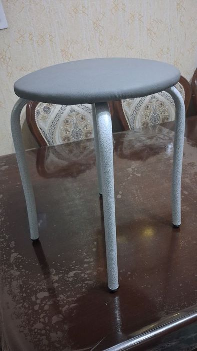Сотилади!!! Табуретки