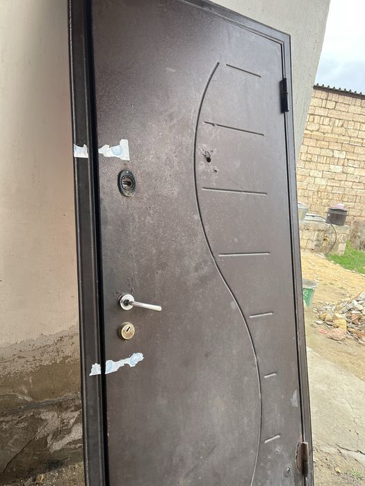 Железный дверь б/у