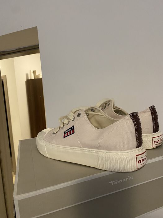 Vând încălțăminte dama ,mărimea 42