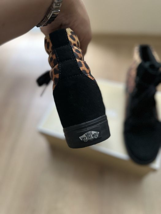 Vans “off the wall” кецове с черно и леопард