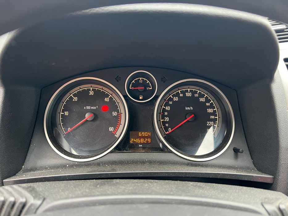 Opel zafira 1.9 cdti