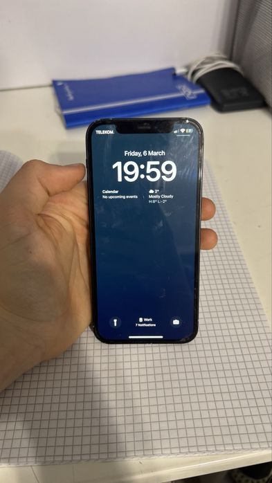 Iphone 12 intr-o stare decenta