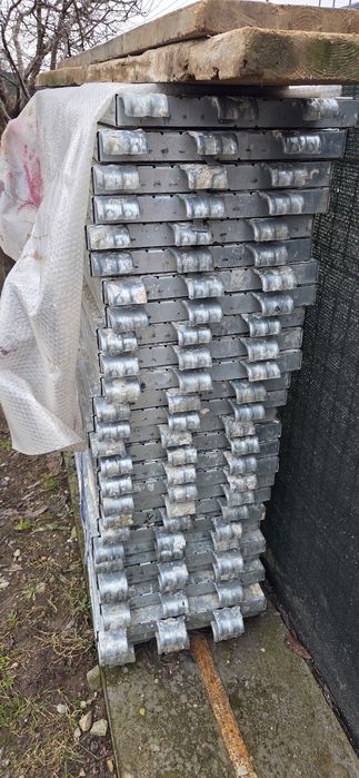 Inchiriez schelă metalică