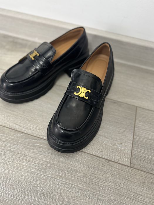 Продам лоферы из натуральной кожи.