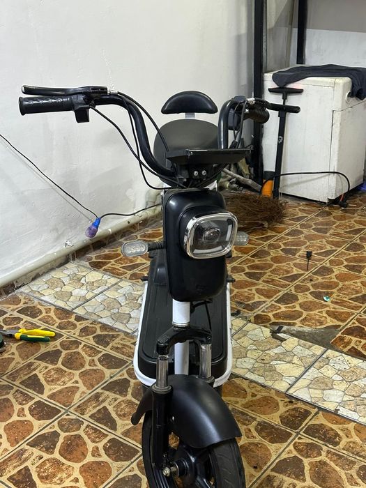 Продам скутер  happy city baik