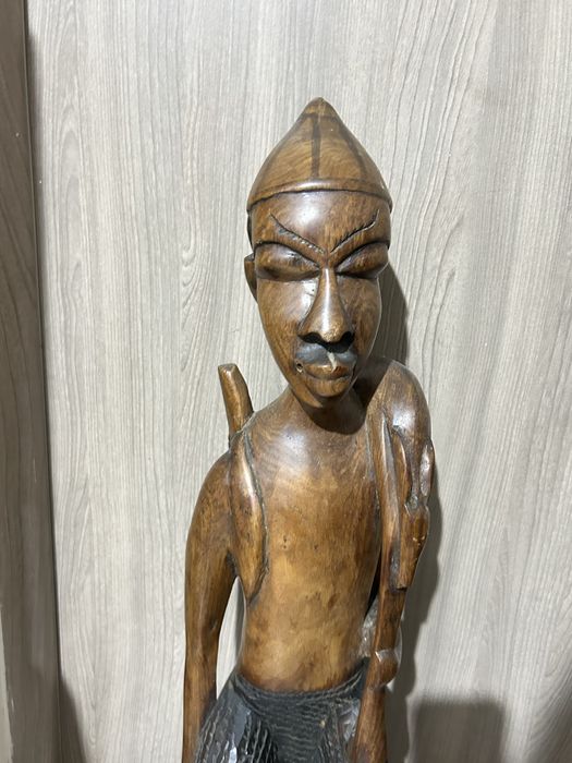 Statueta africana din lemn