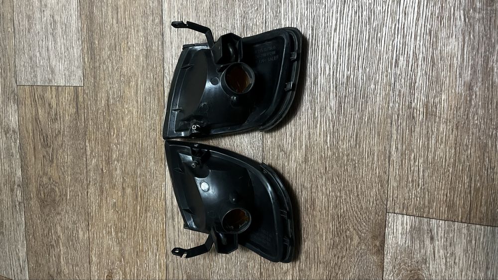 Поворотники Тойота Карина Е