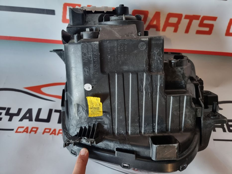 Far dreapta halogen led Hyundai Tucson dupa 2020 cod 92102-N7XXX