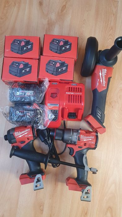 Milwaukee 18V, set 3 scule,6 acumulatori 5Ah și încărcător rapid NOI