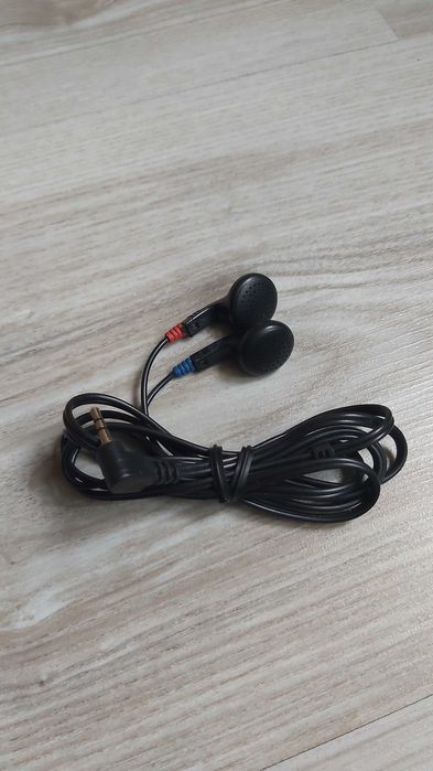 Vand casca/handsfree Sagem si casca noua cu jack 2,5 mm si 3,5 mm