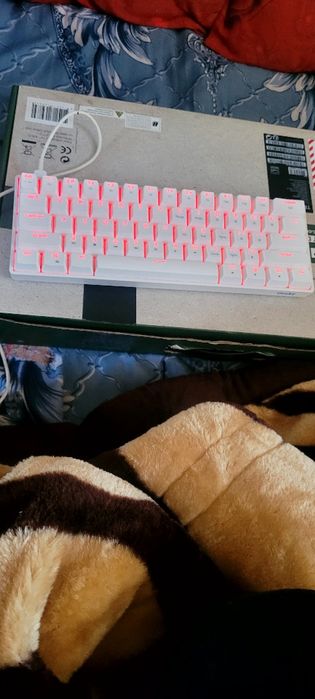 Tastatura geeky sunet cremos