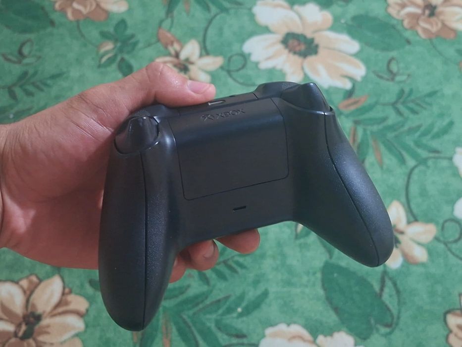 Продаётся геймпад xbox series s