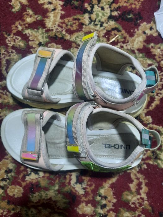 Продам туфли для девочки