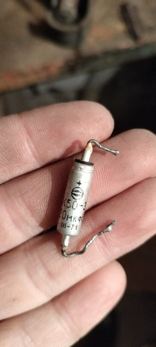 Конденсаторы продам