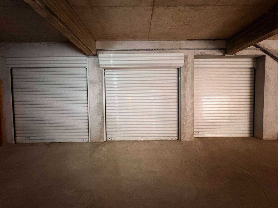 Продава се гараж