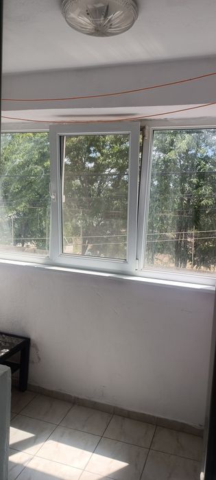 Închiriez garsoniera