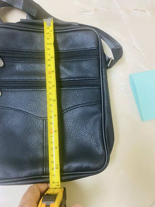Borseta neagra din piele naturala
