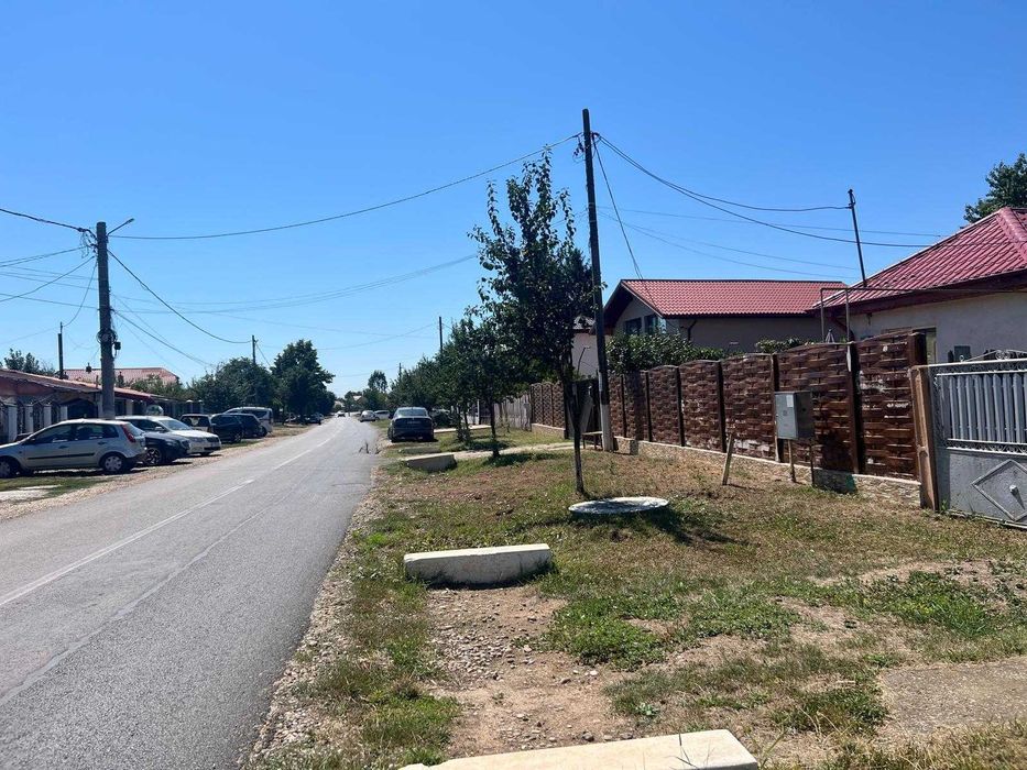 Teren intravilan 2.395 mp Ciolpani | 100 m DN1 | Utilități | Casă existentă
