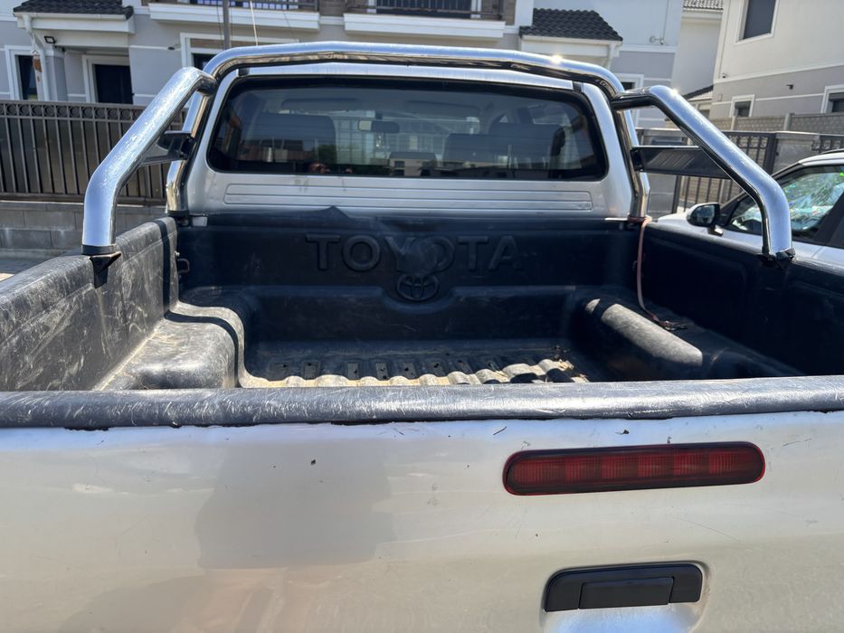 Vand Toyota Hilux