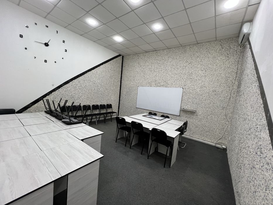 Аренда под офис С МЕБЕЛЬЮ! 28 м2 ЛАБЗАК! 400$, 3 этаж, Вдоль Дороги!