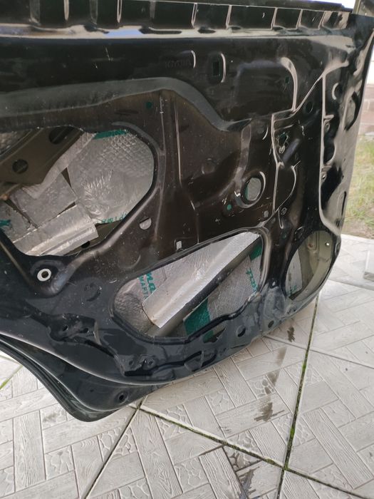 Продам заднию дверь на Камри 70