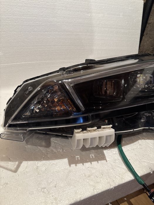 Ляв фар Nissan Leaf