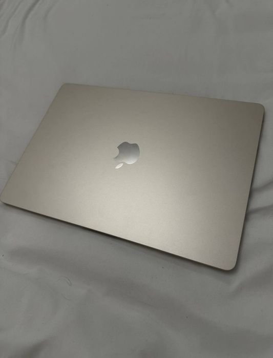 Macbook Air 15 m3 16/256gb