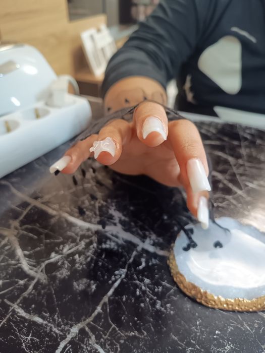 Manichiura - pedichiura Unghii cu gel, polygel sau oja semipermanenta