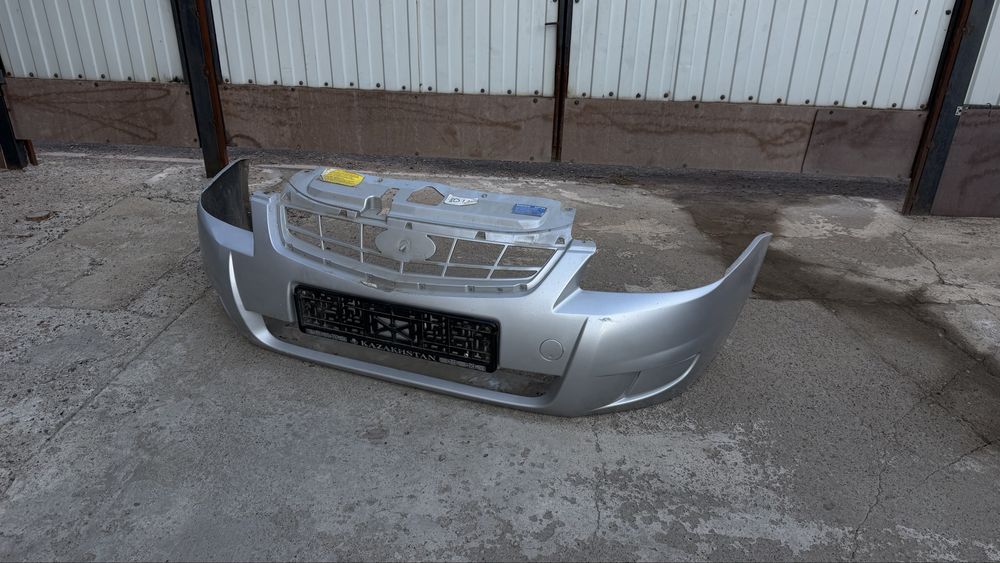 Продам бампер на приору